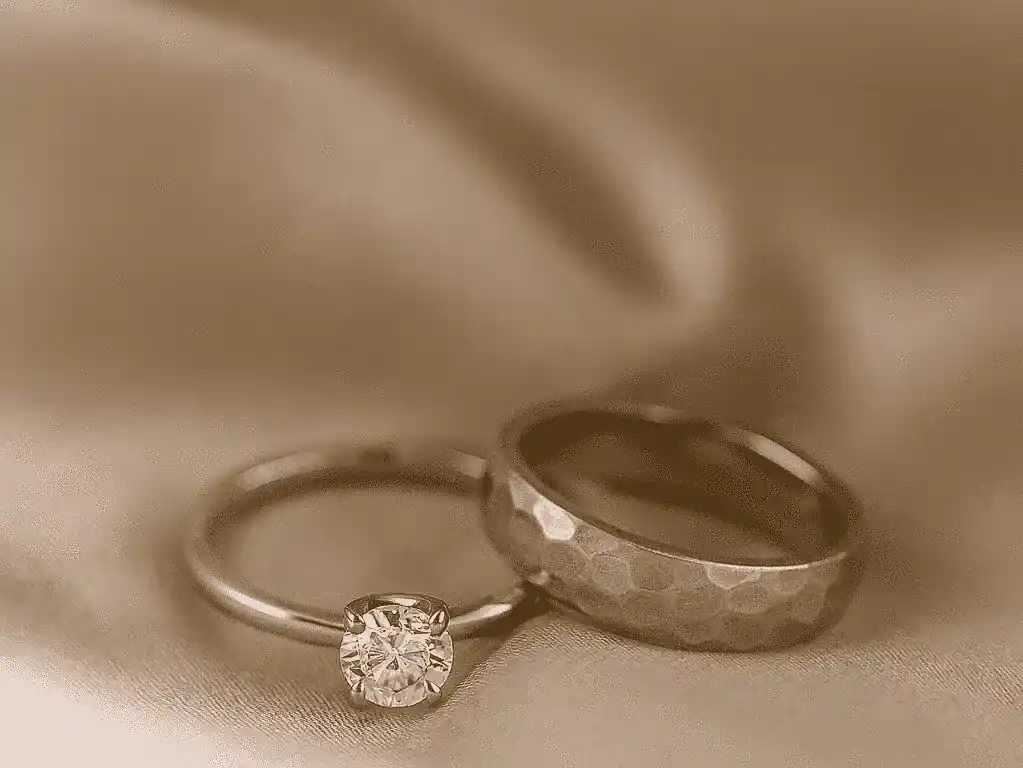 Joyería Joyeval en Valencia: Anillos y alianzas artesanales